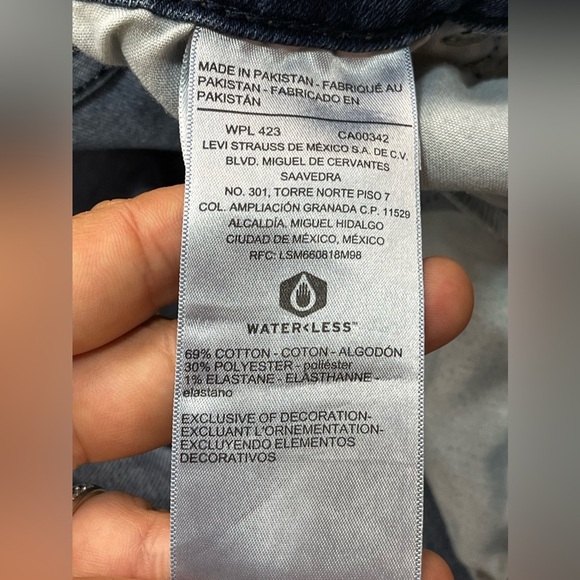 Levi Strauss signature stretch high rise cut off denim jean shorts women’s 10 - Picture 7 of 16